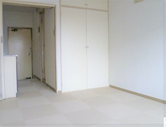 羽村市小作台３丁目の賃貸マンションの寝室