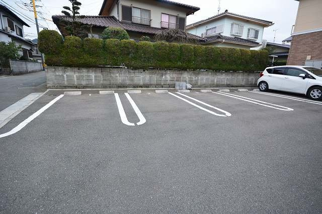 太宰府市国分３丁目のアパートの駐車場
