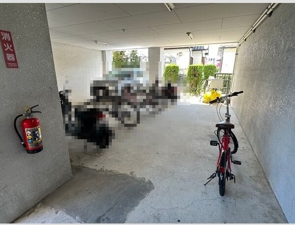 ローヤル樹林の駐車場