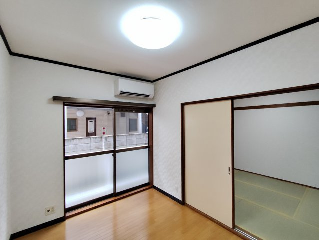平和コーポ1号館の洋室