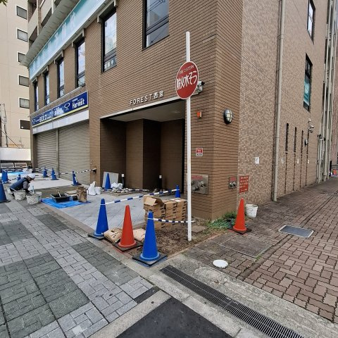 フォレスト西宮のエントランス