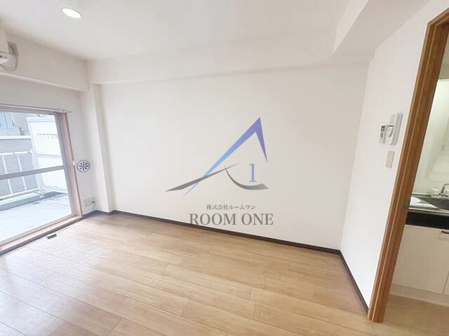 柏原マンションの居間・リビング|洋室のお部屋です。
