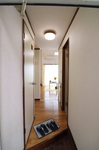 ビューハイム二日市の玄関|収納もある玄関です
