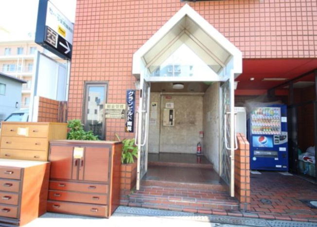 【エントランス】 | グランビルド南巽