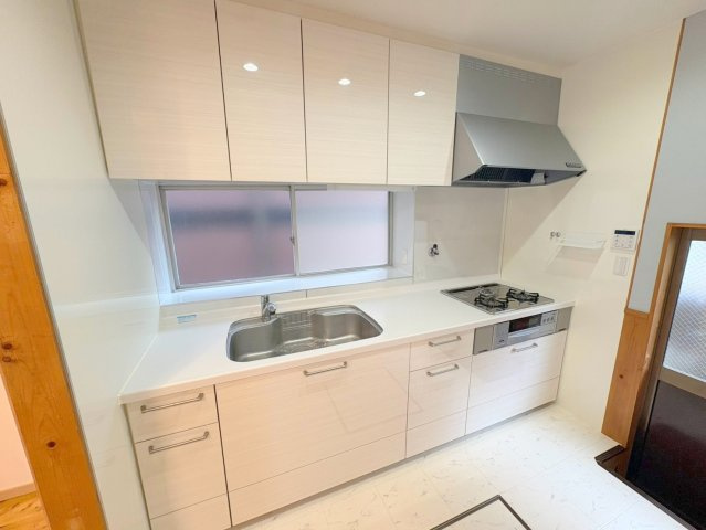 宝塚桜ヶ丘戸建てのキッチン|きれいなキッチンです