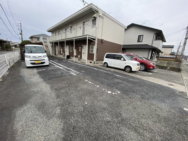 ピュアハイツの駐車場