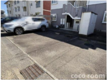 フォーシーズンズ小石川の駐車場