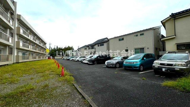 東久マンションの駐車場