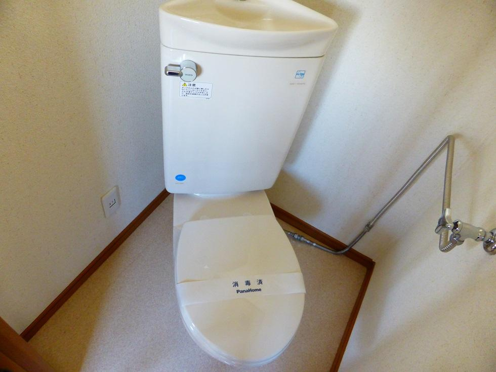 江口コーポのトイレ|類似号室のため現況優先となります。