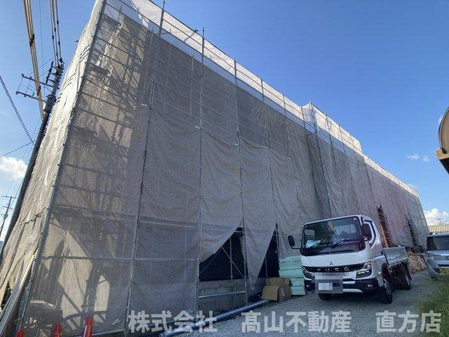 直方市大字下新入のアパートの外観