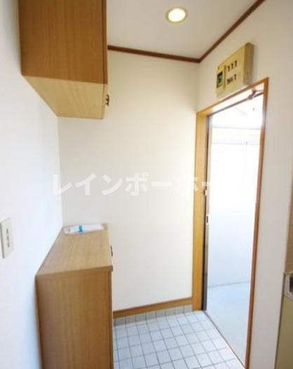 コアステージの玄関
