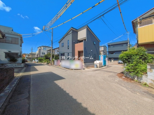 越谷市野島　新築一戸建ての前面道路含む現地写真