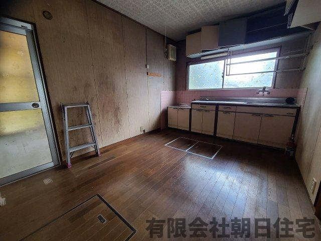 【居間・リビング】 | 一の谷町 中古戸建 5DK | 居間です