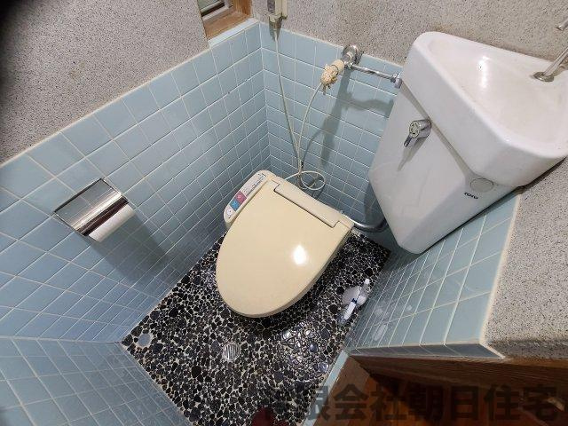【トイレ】 | 一の谷町 中古戸建 5DK | シンプルで使いやすいトイレです