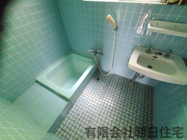 【浴室】 | 一の谷町 中古戸建 5DK | お風呂で日々の疲れを落としましょう
