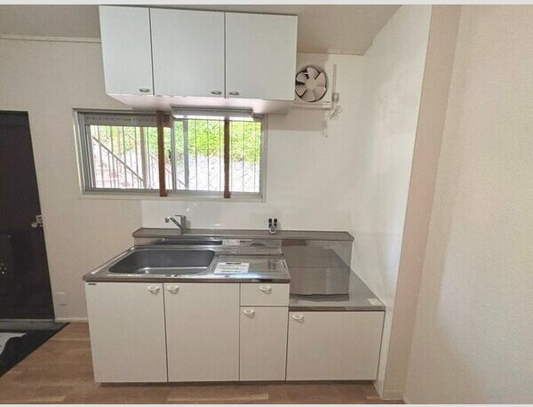 新芦屋ハイツのキッチン