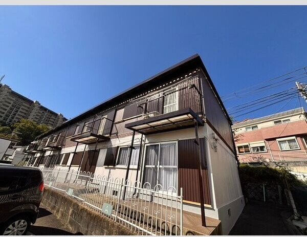 新芦屋ハイツの外観