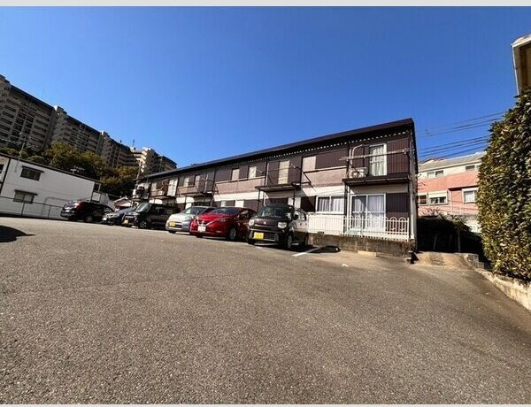 新芦屋ハイツの外観