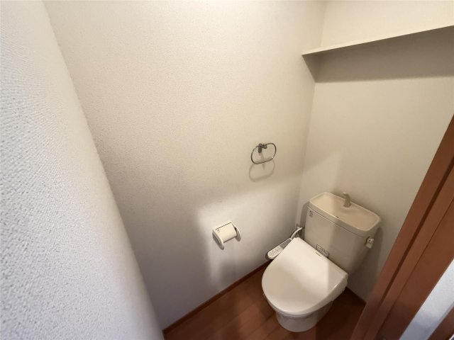 エテルネルソレイユIIIのトイレ|快適な温水洗浄便座トイレです