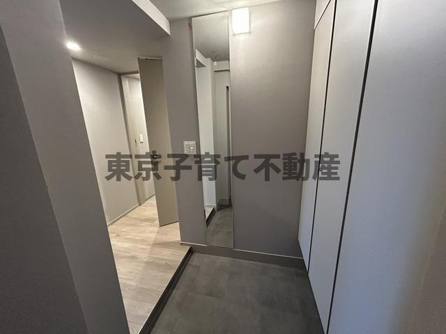 ブランシエスタ浅草蔵前の玄関