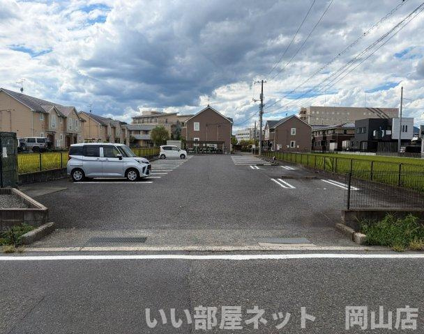 【駐車場】