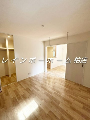 特典：仲介手数料が無料です!!の寝室|広くて明るい寝室