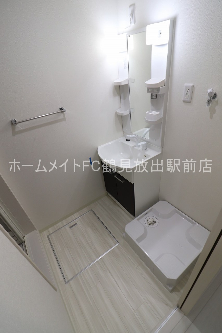大阪市鶴見区緑１丁目のアパートの洗面所