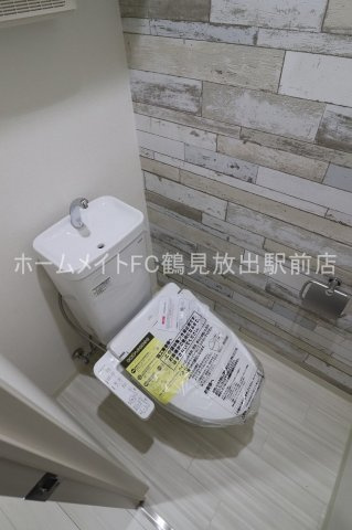 大阪市鶴見区緑１丁目のアパートのトイレ
