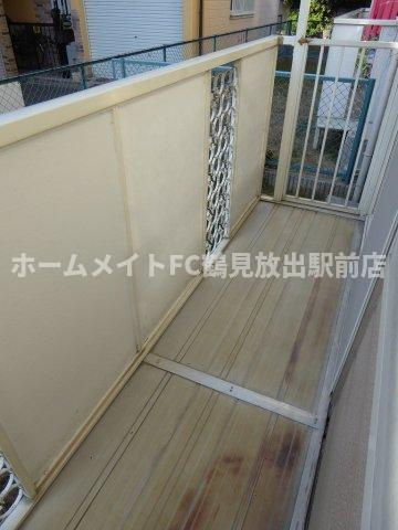 大阪市鶴見区浜３丁目のハイツのバルコニー