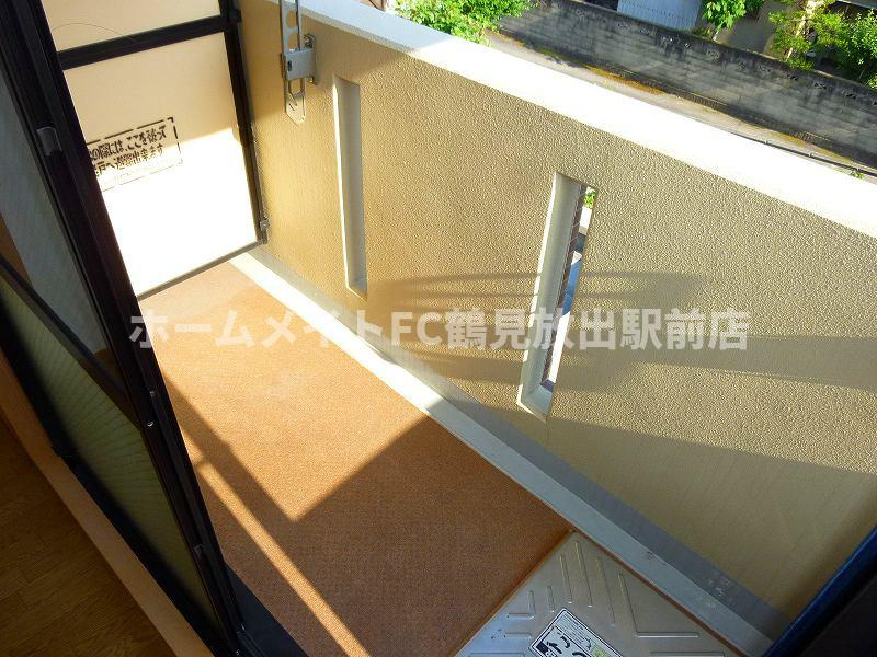 大阪市鶴見区浜４丁目の賃貸マンションのバルコニー
