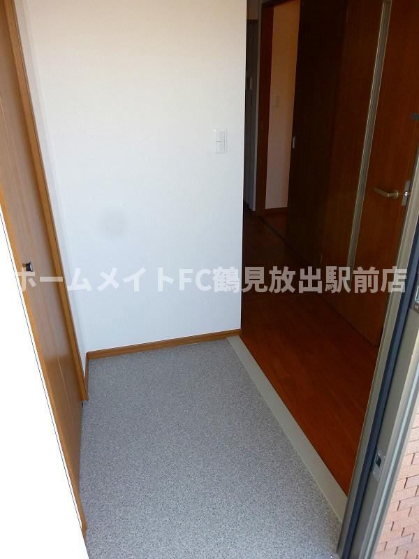 東大阪市楠根２丁目のハイツの玄関