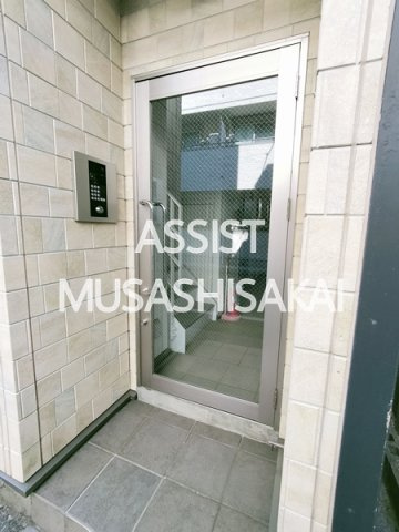 プログレッソ三鷹のエントランス