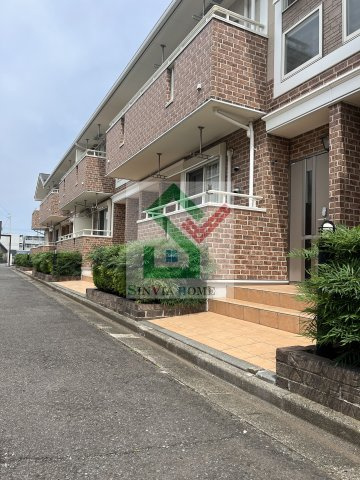 ジュネスクラールのエントランス