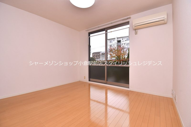 ディアコート徳力新町の居間・リビング