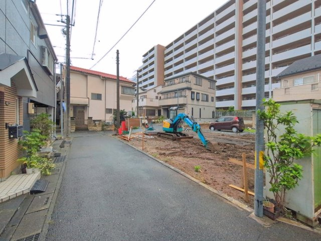 富士見市水谷東３丁目の新築一戸建の前面道路含む現地写真|南側3.5m公道です。