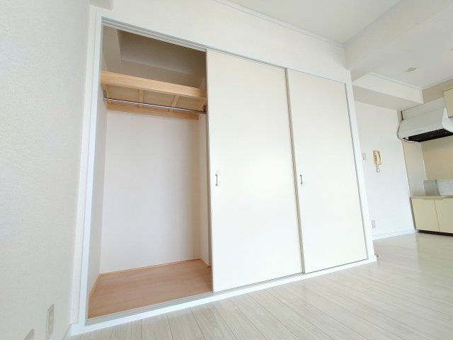 神戸市兵庫区西出町１丁目の賃貸マンションの収納