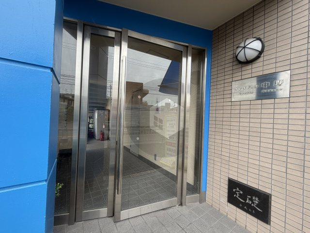 クレイドウル中野のエントランス