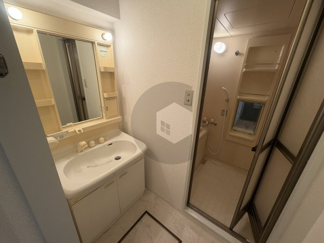 クレイドウル中野の洗面所