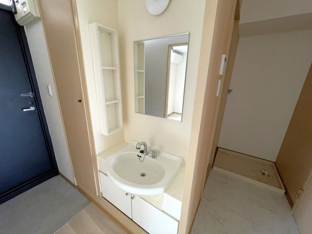 Lily Gardens 東部台の独立洗面台