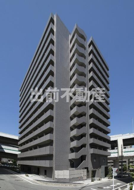 ルーブル板橋区役所前の外観
