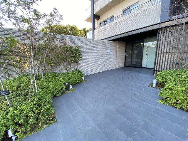 サーパス谷山緑地公園のエントランス|エントランスです