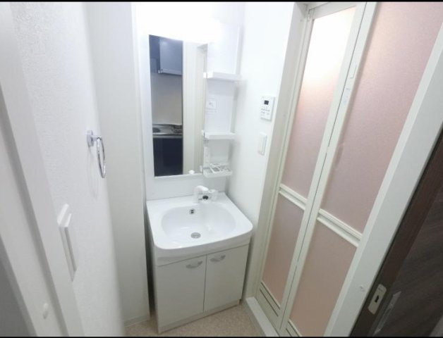 LUXENA新大阪(旧:Luxe新大阪西)の洗面所