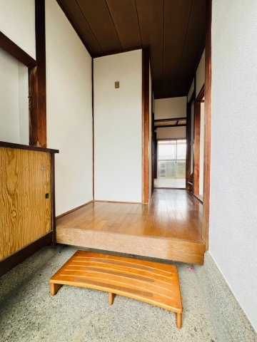 五色山３丁目戸建の玄関