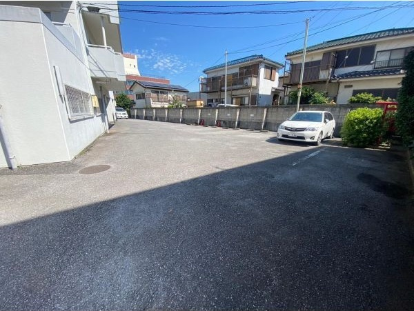 柏央ビルの駐車場|駐車場完備です
