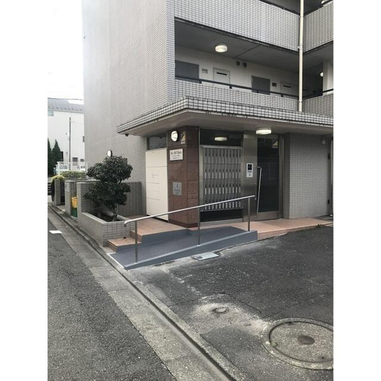 【エントランス】