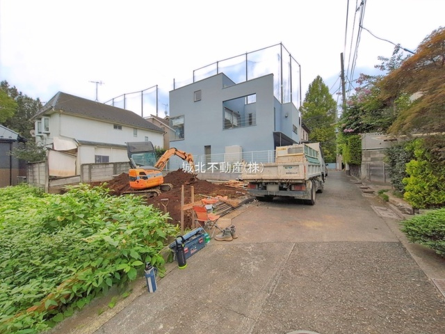 練馬区関町北3丁目 限定1区画の前面道路含む現地写真|「東伏見」駅徒歩5分！！
駅至近でアクセスも快適
土地面積90.97㎡　ゆとりある敷地
建築条件なし売地　限定1区画
お客様の理想の邸宅を建築いただけます