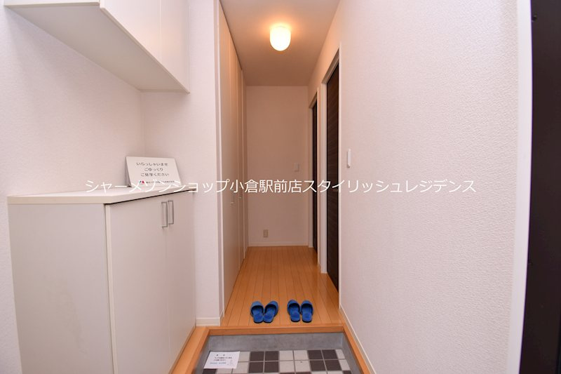 ディアコート徳力新町の玄関