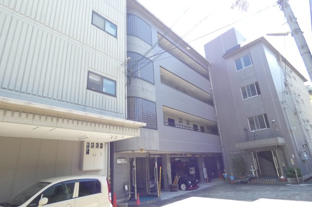 吹田市山田西４丁目の賃貸マンションの外観