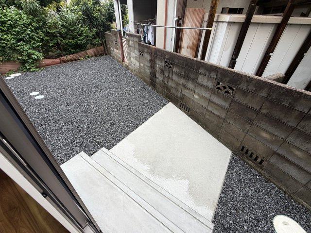 MAISON　NEUFの庭