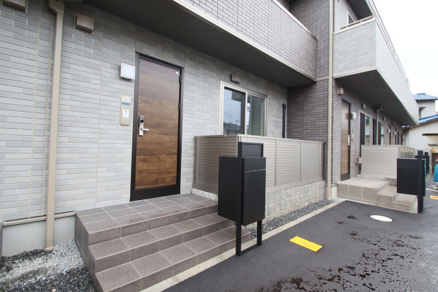 MAISON　NEUFのエントランス